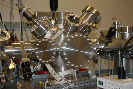 Inage of ultra-high vacuum deposition system in Gall's laboratory